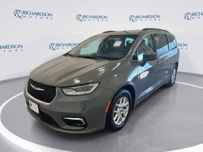 Used 2022 Chrysler Pacifica Touring-L