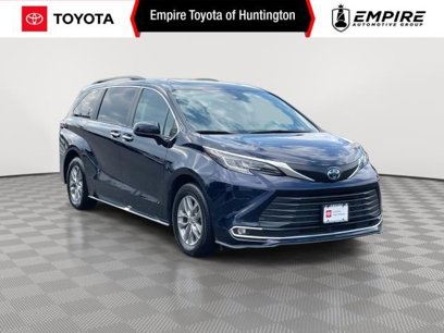 Used 2022 Toyota Sienna XLE