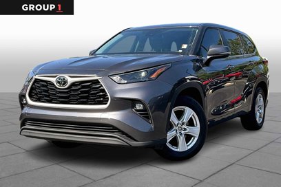 Used 2023 Toyota Highlander LE