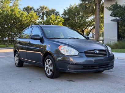 Used 2009 Hyundai Accent GLS w/ Premium Pkg 6