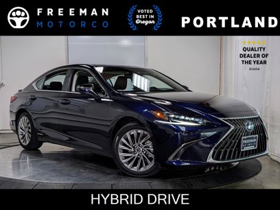 Used 2022 Lexus ES 300h w/ Luxury Package