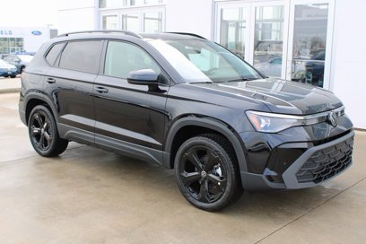 New 2025 Volkswagen Taos SE
