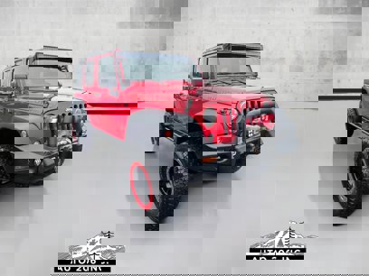 Used 2014 Jeep Wrangler Unlimited Rubicon w/ Connectivity Group