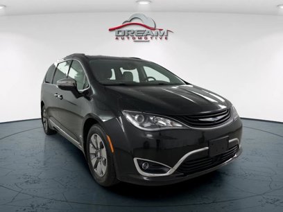Used 2017 Chrysler Pacifica Platinum