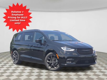 New 2025 Chrysler Pacifica Limited