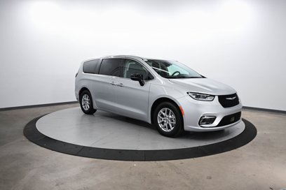 Certified 2024 Chrysler Pacifica Touring-L