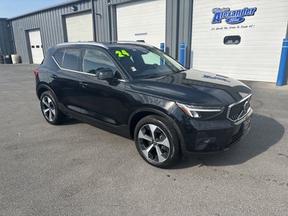 Used 2024 Volvo XC40 B5 Plus w/ Climate Package