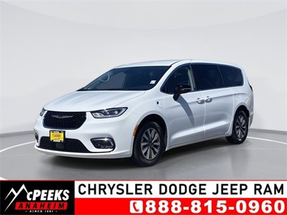 New 2024 Chrysler Pacifica Select
