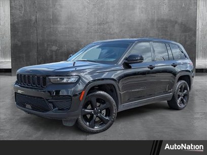 Used 2024 Jeep Grand Cherokee Altitude