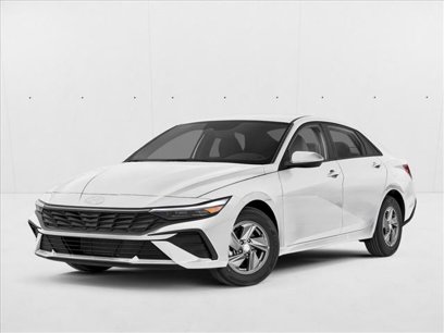 New 2025 Hyundai Elantra SE
