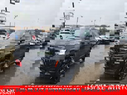 New 2025 Jeep Grand Cherokee Limited w/ Black Appearance Package