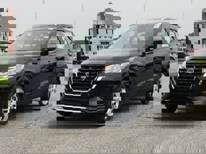 New 2025 Nissan Kicks Play S
