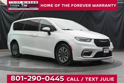 Used 2023 Chrysler Pacifica Touring-L