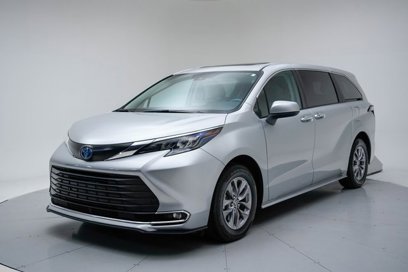 Used 2024 Toyota Sienna XLE