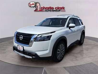 New 2025 Nissan Pathfinder SL w/ SL Premium Package