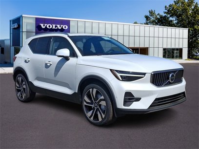 New 2025 Volvo XC40 B5 Ultra w/ Climate Package