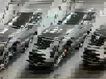 New 2025 Cadillac XT4 Premium Luxury