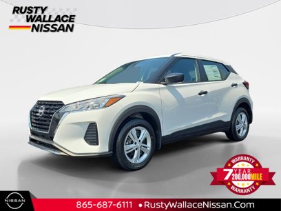 New 2025 Nissan Kicks Play S