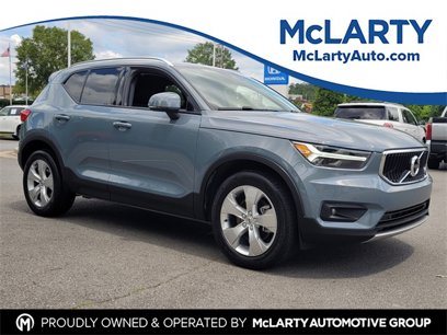 Used 2022 Volvo XC40 T4 Momentum