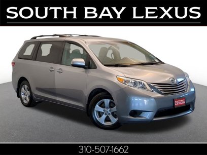 Used 2017 Toyota Sienna LE