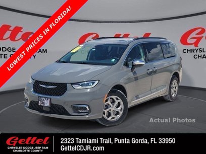 Used 2023 Chrysler Pacifica Limited
