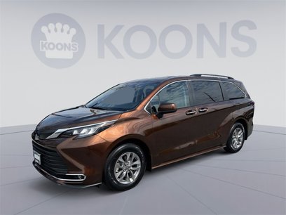 Used 2023 Toyota Sienna XLE