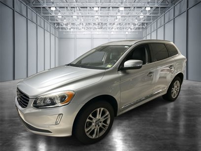 Used 2016 Volvo XC60 T5 Premier w/ Proximity Package