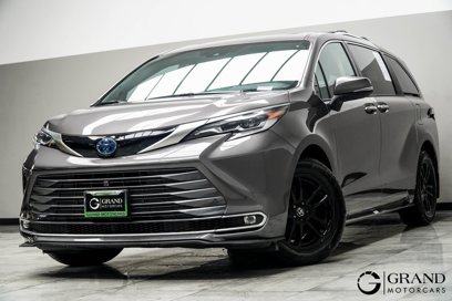 Used 2022 Toyota Sienna Platinum