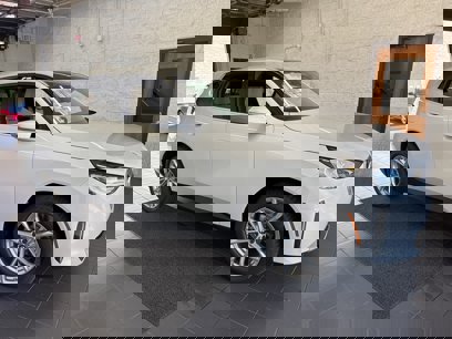 New 2025 BMW X3 xDrive30i w/ Premium Package
