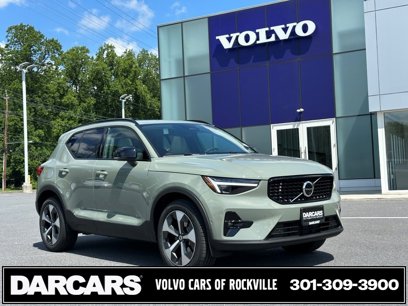 New 2025 Volvo XC40 B5 Plus w/ Climate Package