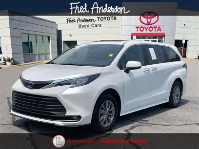Certified 2025 Toyota Sienna XLE