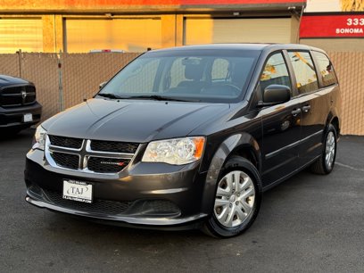 Used 2016 Dodge Grand Caravan American Value Package w/ UConnect Hands-Free Group