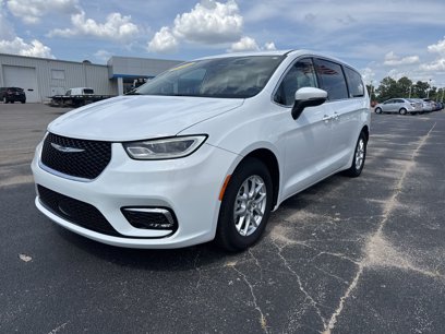 Used 2023 Chrysler Pacifica Touring-L