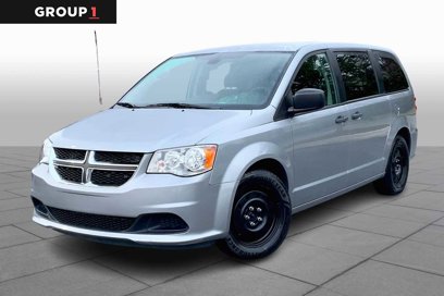 Used 2019 Dodge Grand Caravan SE w/ UConnect Hands-Free Group