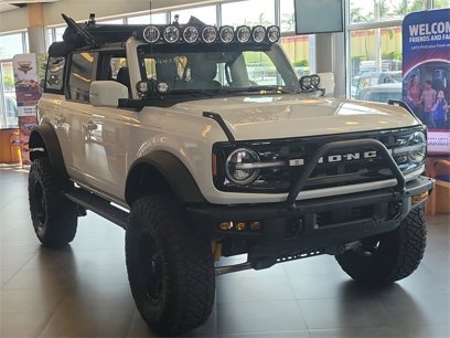 New 2024 Ford Bronco Outer Banks w/ Sasquatch Package