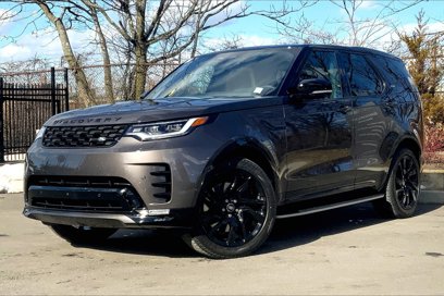 New 2025 Land Rover Discovery Dynamic SE
