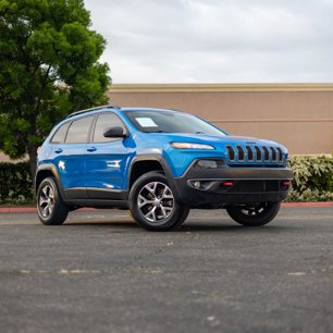 Used 2018 Jeep Cherokee Trailhawk w/ Comfort/Convenience Group