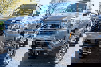 New 2025 Nissan Frontier SV w/ SV Convenience Package
