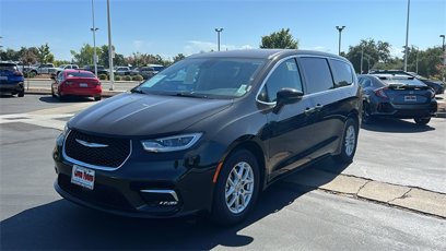 Used 2023 Chrysler Pacifica Touring-L