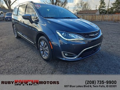 Used 2019 Chrysler Pacifica Limited w/ Advanced Safetytec Group