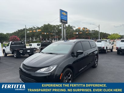 Used 2020 Chrysler Pacifica Touring w/ S Appearance Package