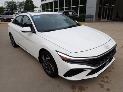 Used 2024 Hyundai Elantra SEL w/ Convenience Package