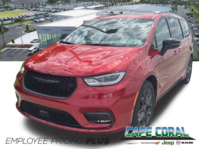 New 2025 Chrysler Pacifica Limited
