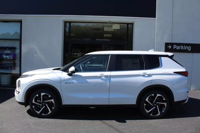 New 2025 Mitsubishi Outlander 4WD Plug-In Hybrid