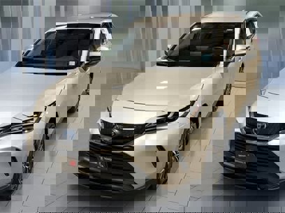 Used 2023 Toyota Venza LE