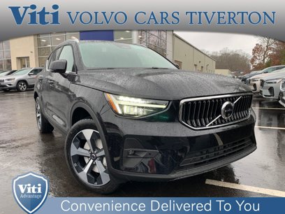 New 2025 Volvo XC40 B5 Plus w/ Protection Package Premier