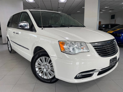 Used 2012 Chrysler Town & Country Limited w/ Luxury Group
