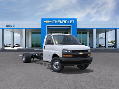 New 2025 Chevrolet Express 4500 w/ Power Convenience Package