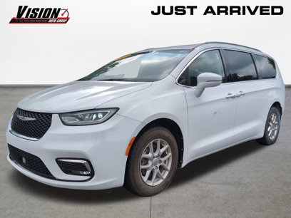 Certified 2022 Chrysler Pacifica Touring-L