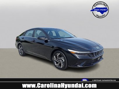 Used 2024 Hyundai Elantra SEL w/ Convenience Package